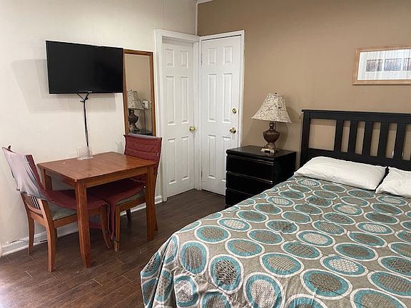 2nd image of 15340 Hart St #2