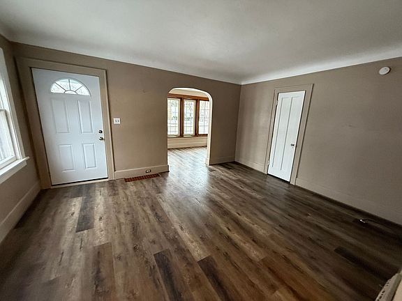 3rd image of 1000 S West Ave