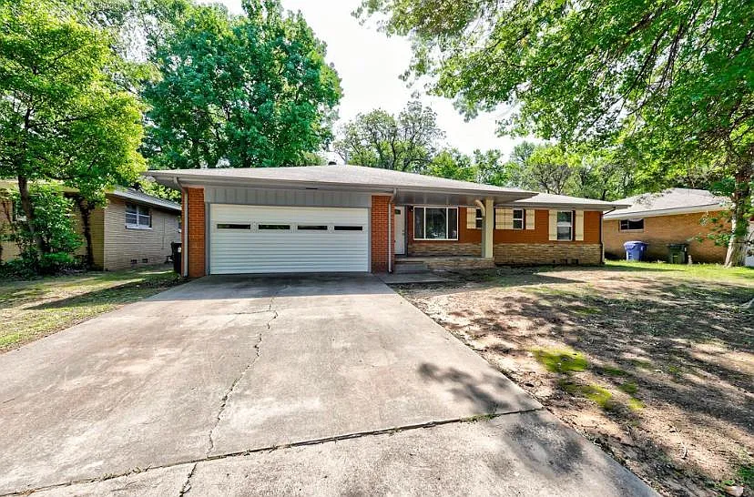 1525 Franklin Dr