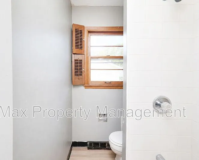 4413 63rd St — Photo 16