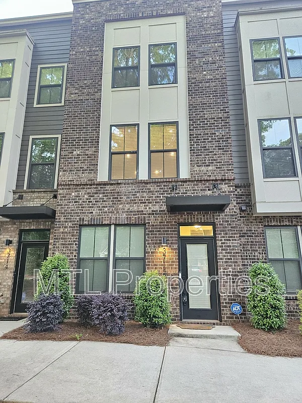 2 bed, 2.0 bath, 1376 sqft, $2,250 — Photo 2
