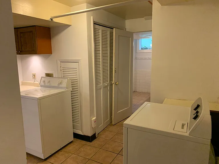 1422 W Oak St — Photo 10