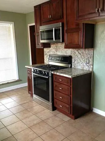3 bed, 2.5 bath, 1725 sqft, $2,095 — Photo 4