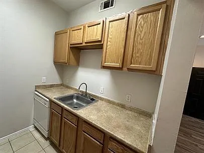 406 Hawthorne St #A — Photo 5