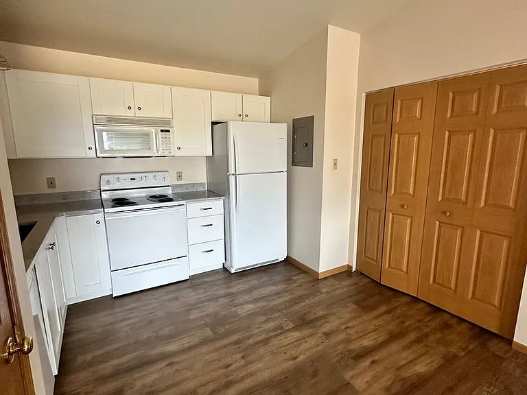 3505 Fallon St #B-24 — Photo 10