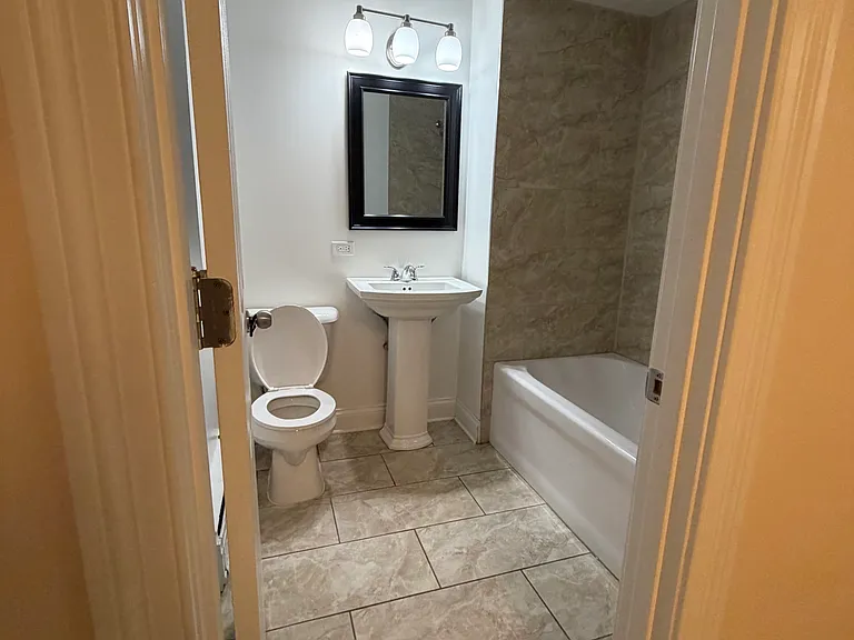 3956 N Oconto Ave — Photo 8