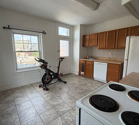 Open Kitchen/Dining