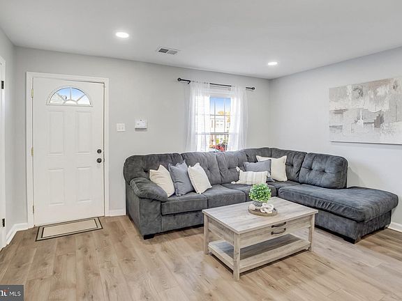 3rd image of 16609 Fern Pl