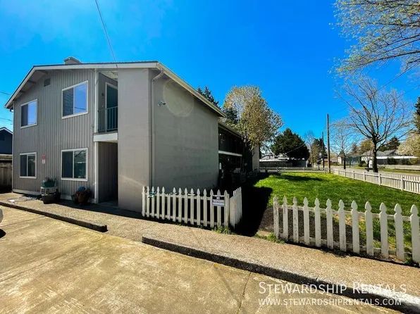 32786 E Pearl St APT 5, Coburg, OR 97408