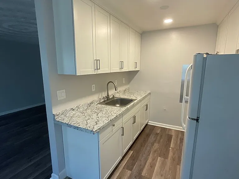 1125 Meads Rd — Photo 8