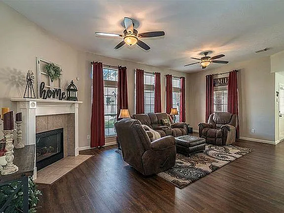 313 Winding Oak Ln S — Photo 10