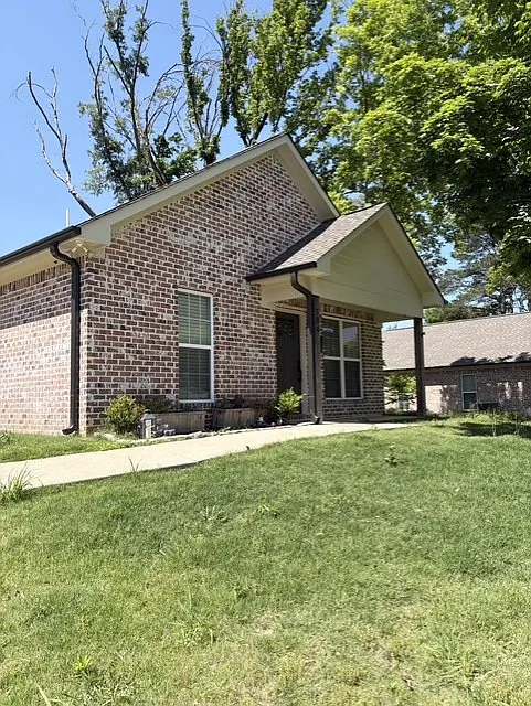 3 bed, 1371 sqft, $1,850 — Photo 2