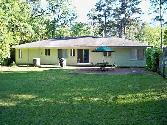 Nice Private Back Yard