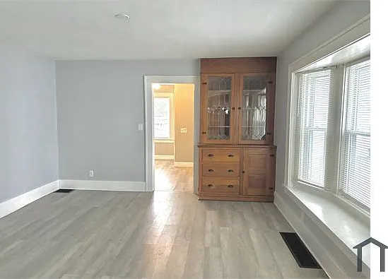 3 bed, 1100 sqft, $1,500 — Photo 4