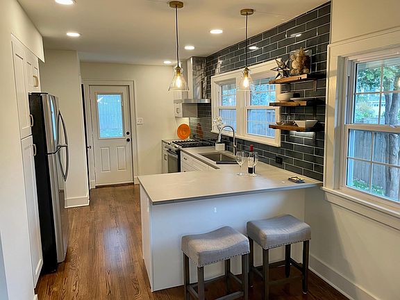 All new kitchen, quart, stunning blue tile