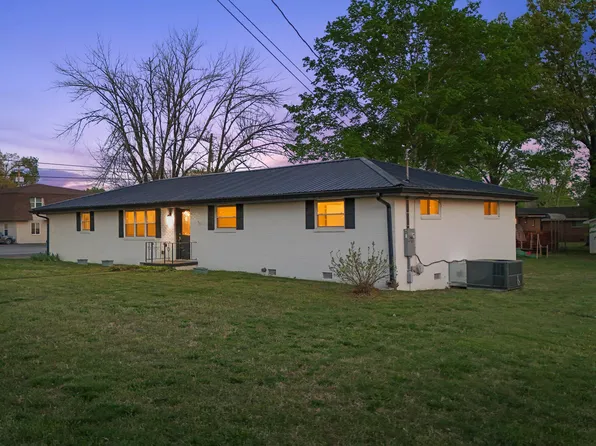 38 Phillips Dr, Fort Oglethorpe, GA 30742