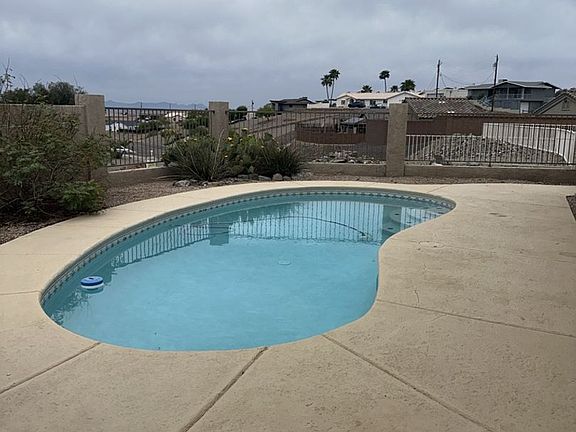 5th image of 355 Stallion Ln