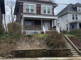 189 Kendall Ave, Pittsburgh, PA