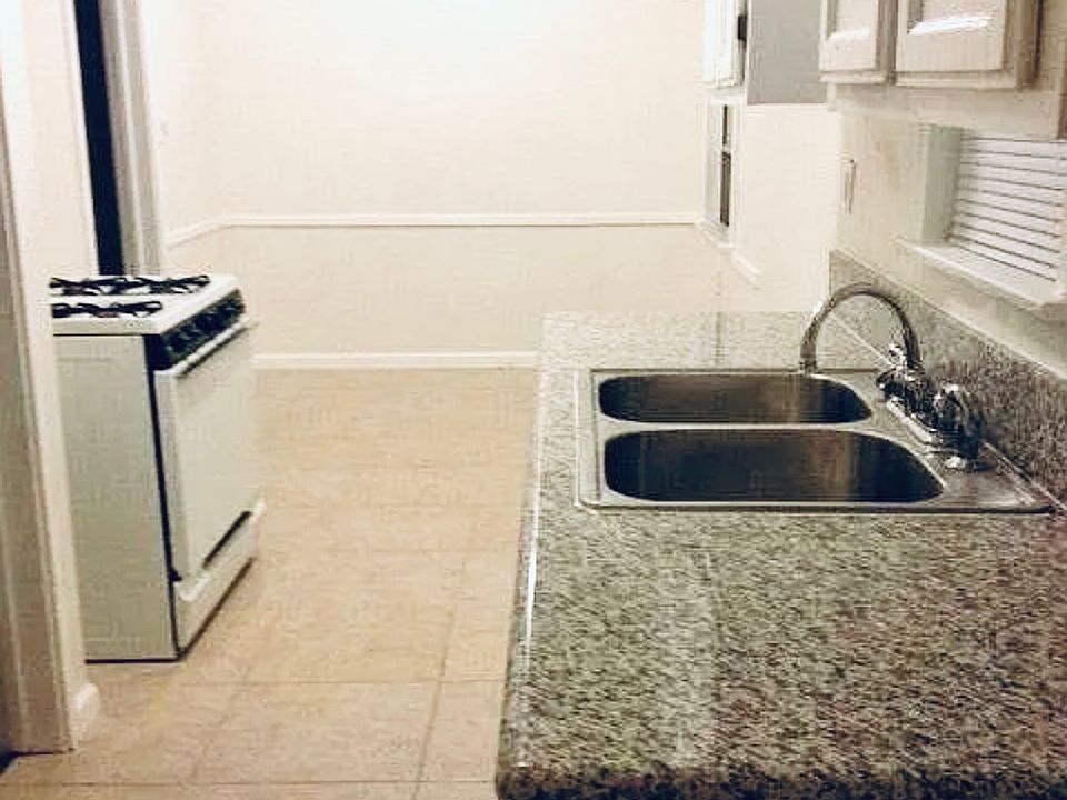 2nd image of 3438 W 78th St