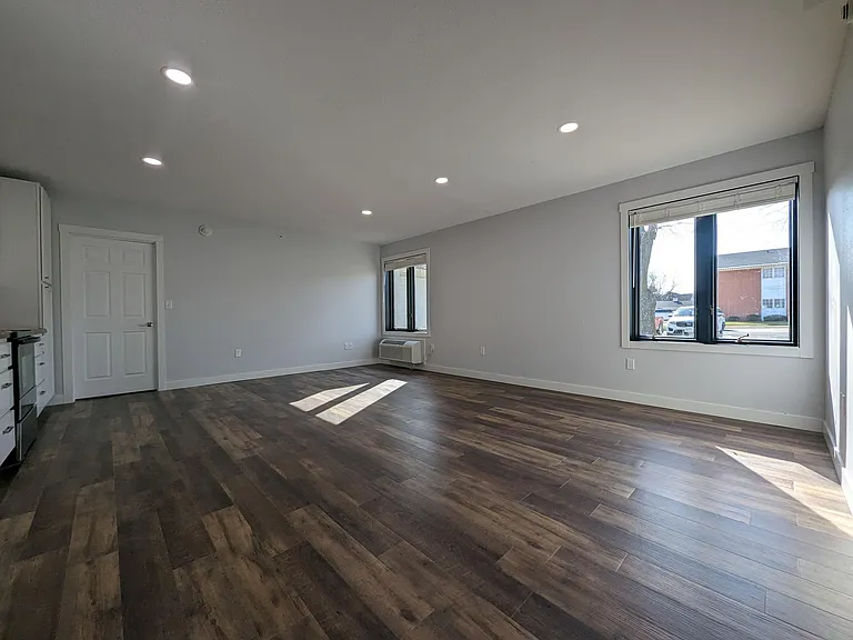 413 Jefferson St #10 — Photo 5