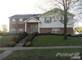 2 Majestic Ct, Fenton, MO 63026