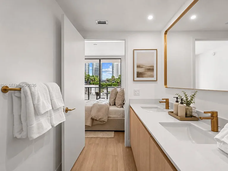 90 NE 32nd St #710 — Photo 10