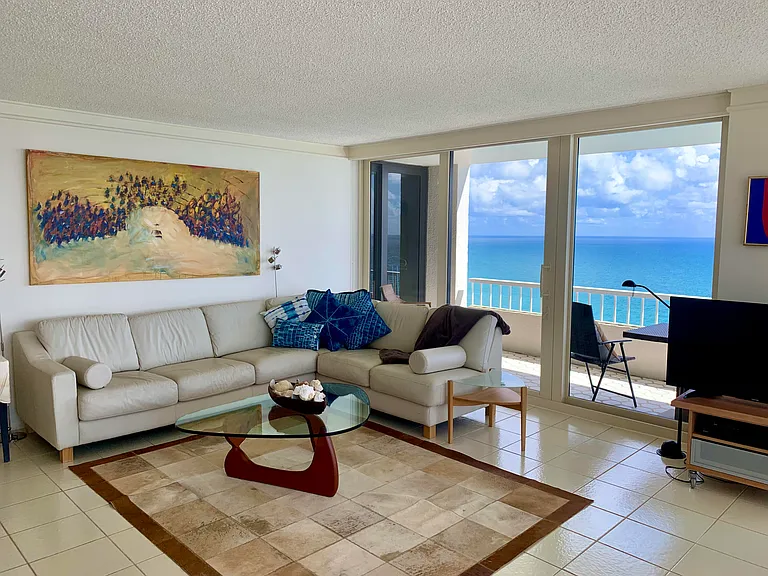 5540 N Ocean Dr #Penthouse A — Photo 2