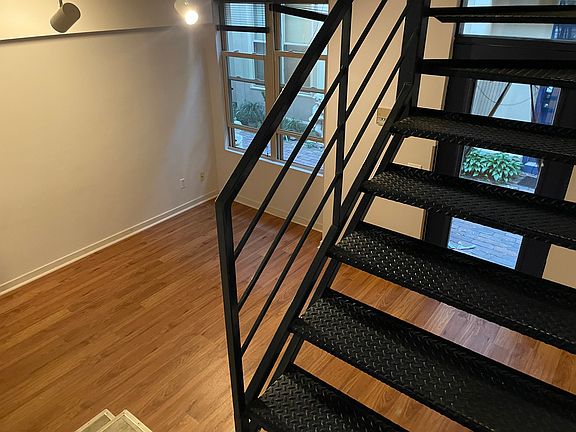 3rd image of 101 N Blount St #1414