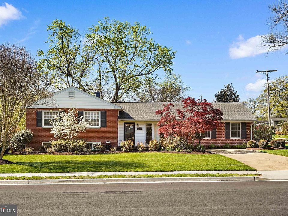 1st image of 10917 Woodhaven Dr