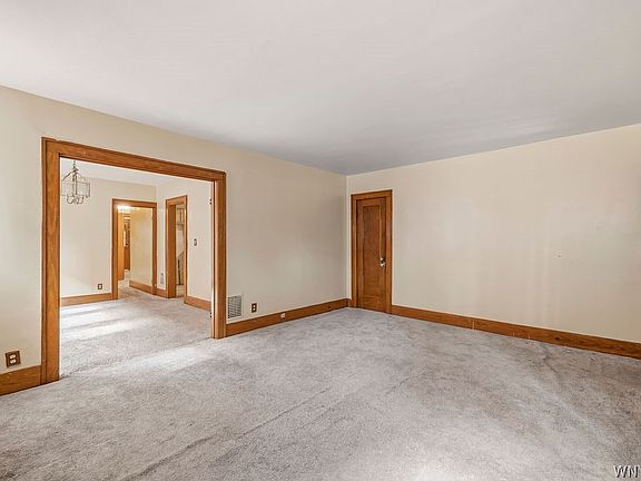 5th image of 106 Jewett Ave