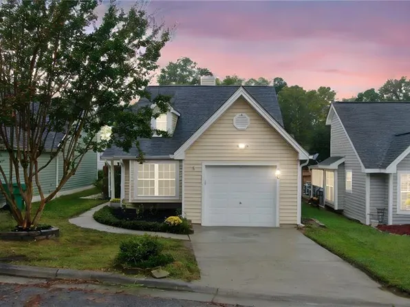 426 Amberly Dr, Jamestown, NC 27282