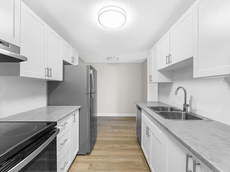 89 Riverview Dr — Photo 12