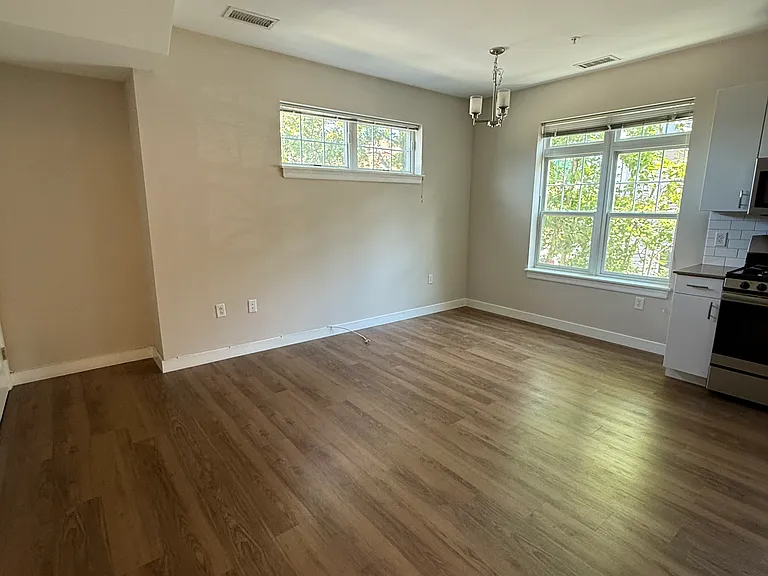 11 Alder St #2C — Photo 2