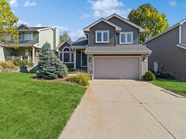 141 25th Ct, West Des Moines, IA 50265