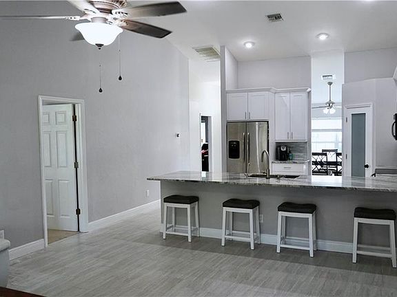 5th image of 1721 NW 1st Ave