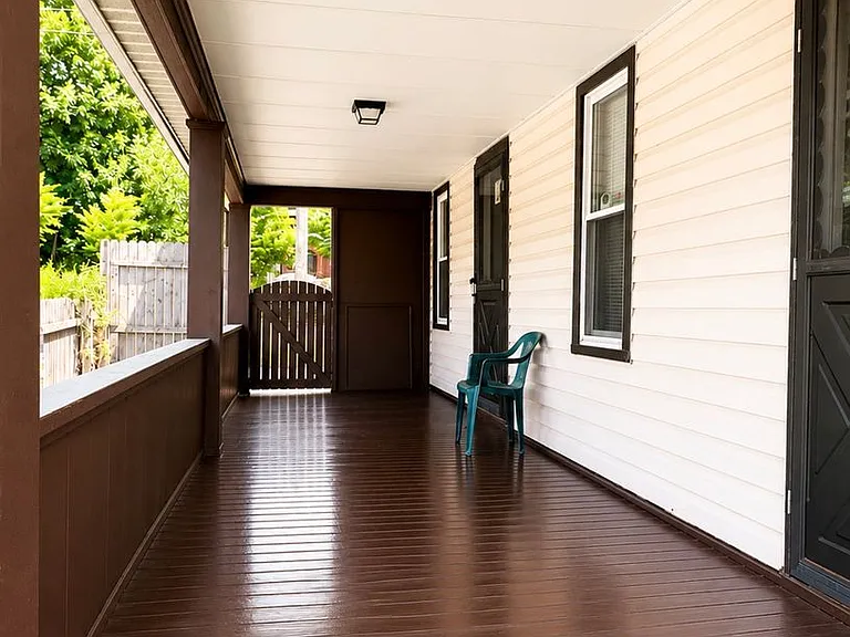 512 Russell Ave — Photo 2