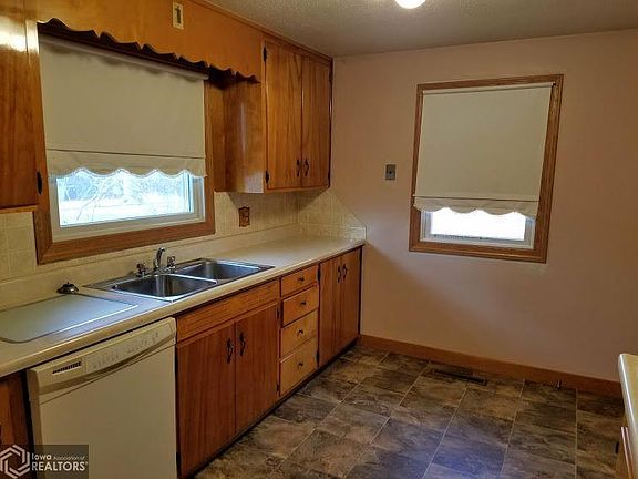 4th image of 285 Parkridge Dr