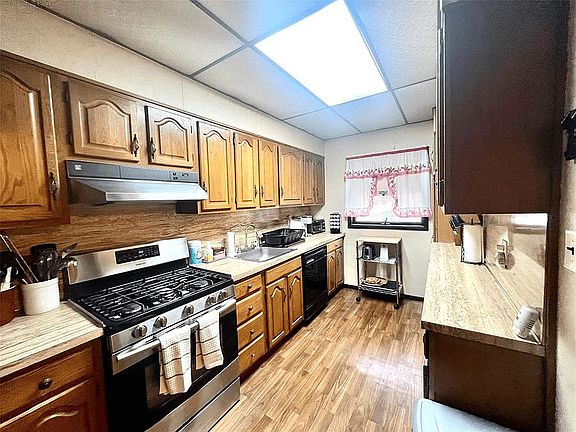 2nd image of 4318 Avenue