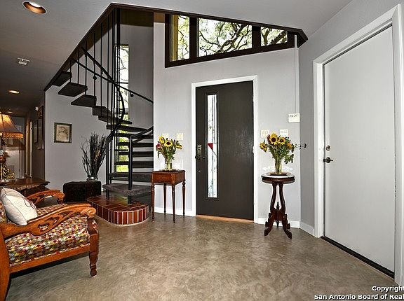 3rd image of 255 Kerlick Ln