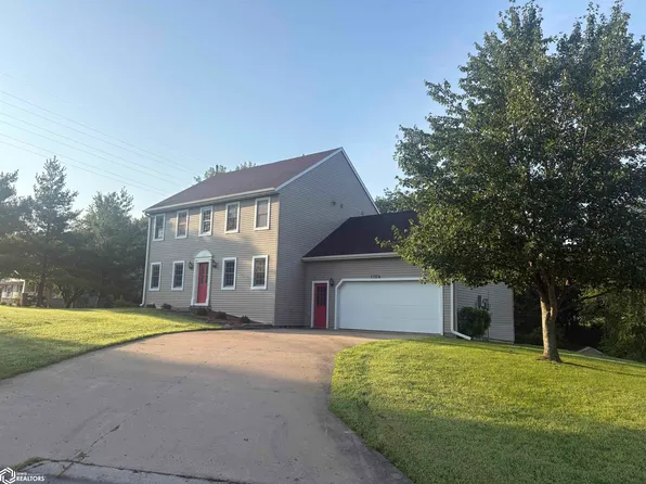 1525 Lone Oak Cir, Fairfield, IA 52556