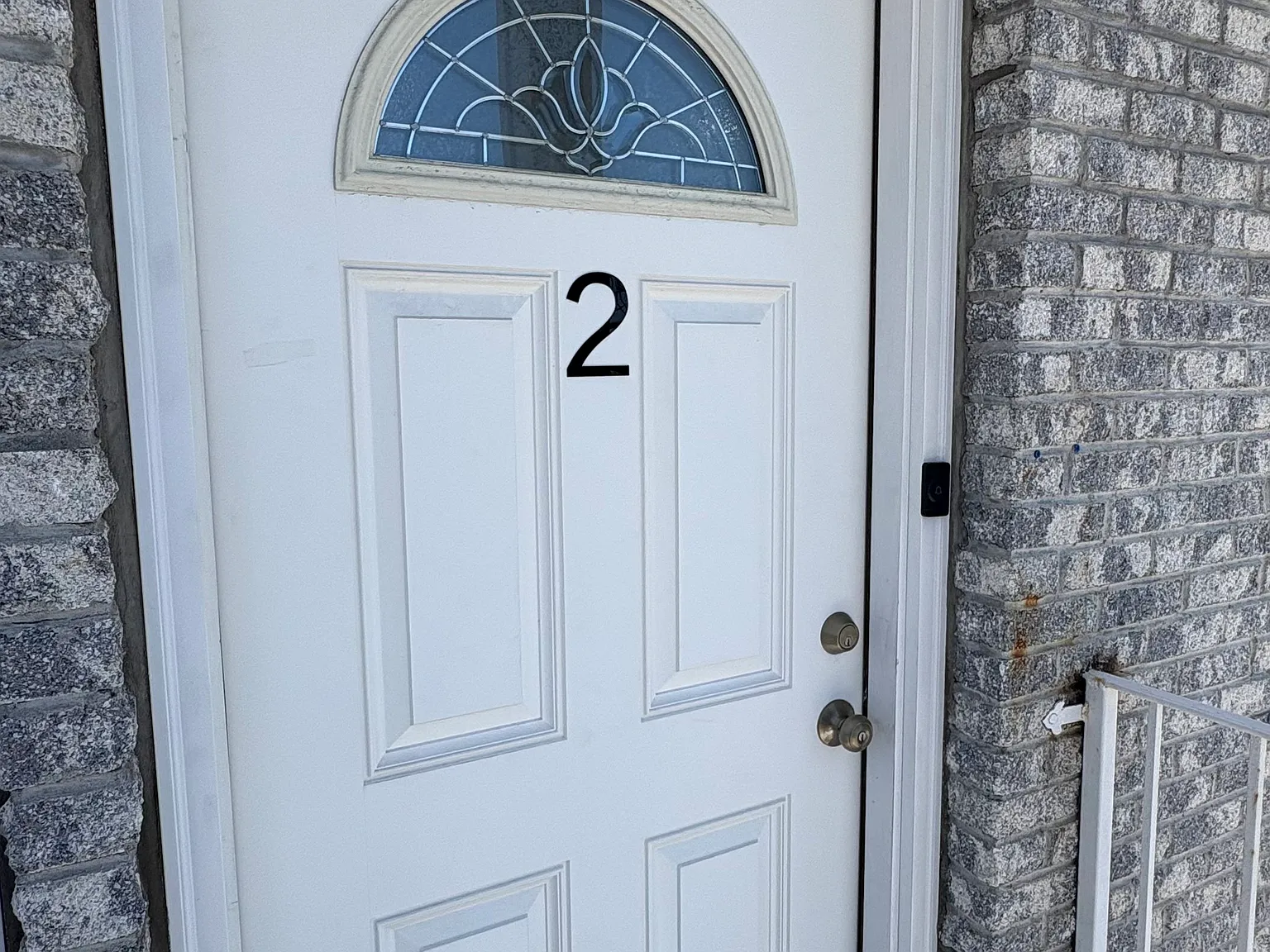 3 bed, 950 sqft, $2,300 — Photo 2
