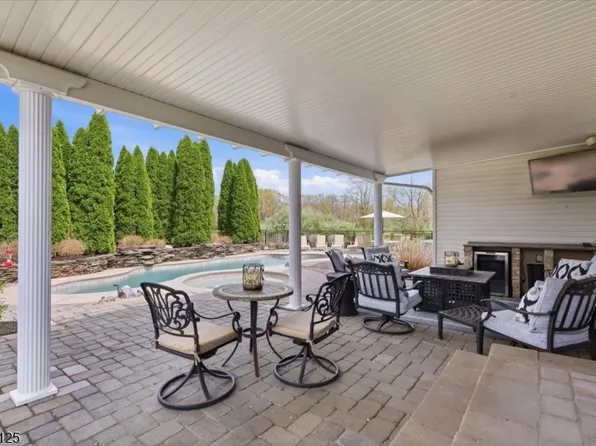 100 Distillery Rd, Readington Twp., NJ 08889