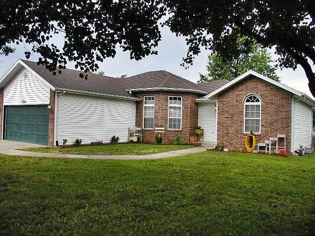 1st image of 709 S Daniel Ln