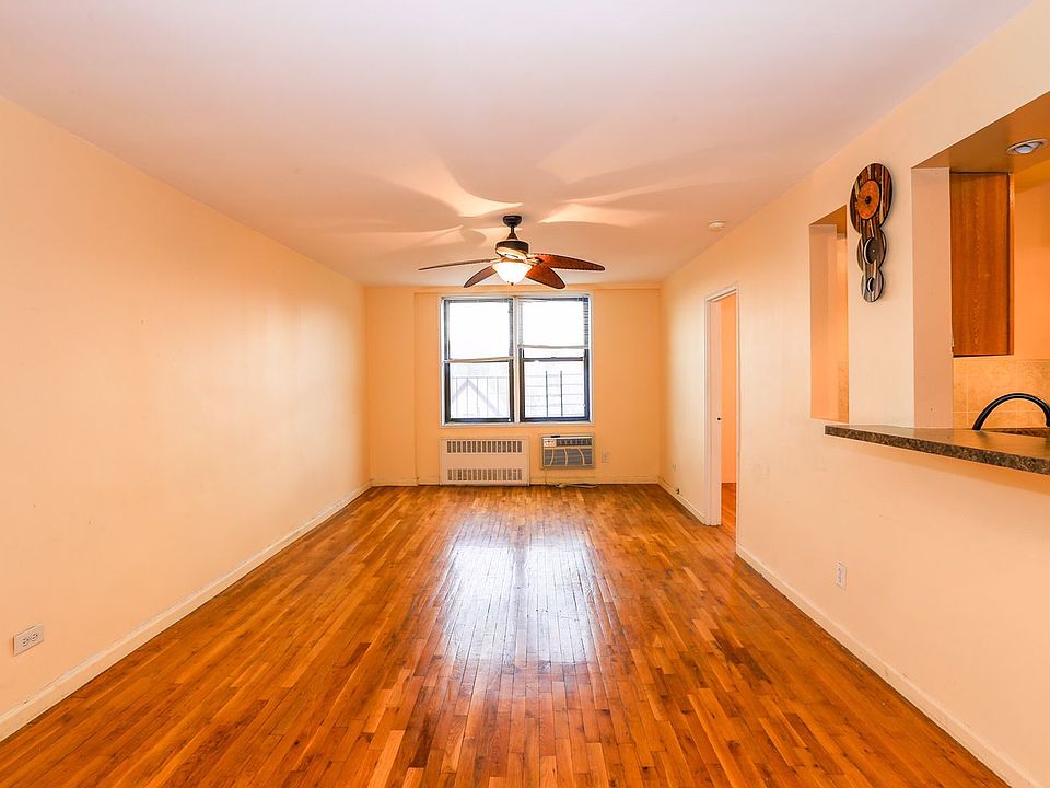 1st image of 275 Webster Ave APT 4J