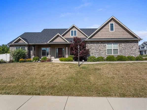 1101 Cascade Dr, Savoy, IL 61874