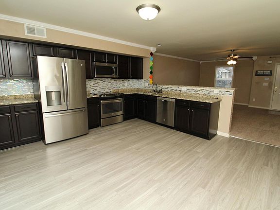 5th image of 2291 McCormick Ln #A