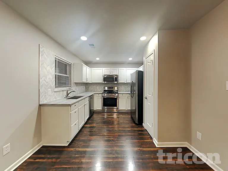 4037 Dover Downs Dr — Photo 6