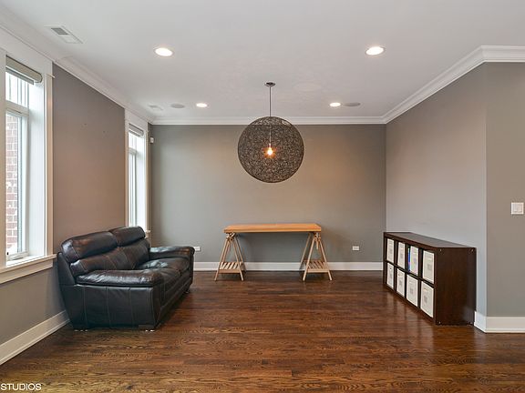 4th image of 1827 N Larrabee St APT 3
