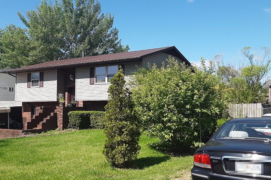 2nd image of 403 Willow Bend Dr
