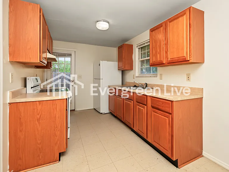 8441 Eagle Pass Dr — Photo 6
